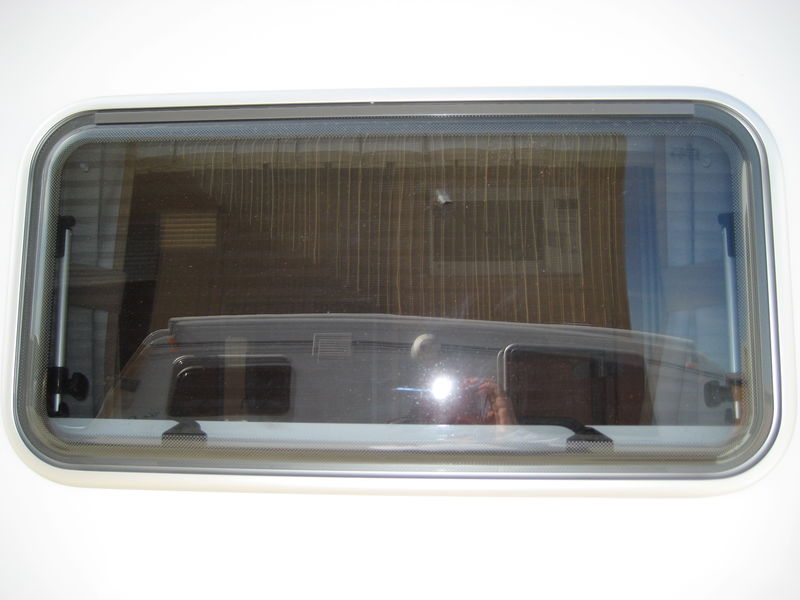 Caravan Window 800 x 400mm Avan Spare Parts