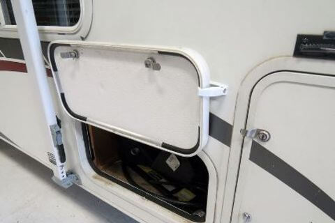 Baggage Door Catch