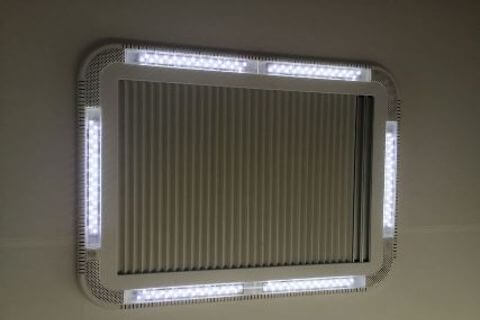 FINCH LED HATCH 700X500